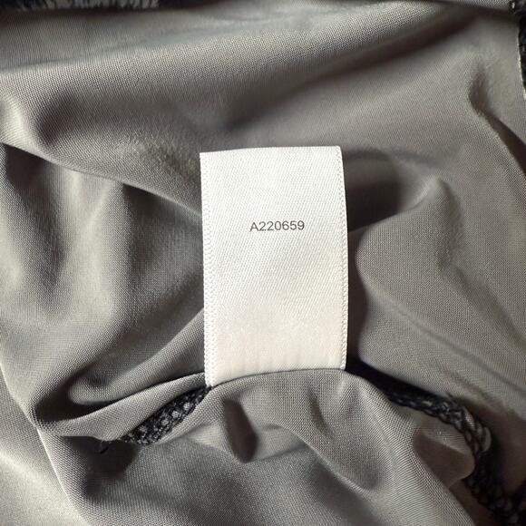 Susan Graver Size XL Animal Print Liquid Knit Top VNeck Gray Shimmer Mob Wife - Picture 9 of 10